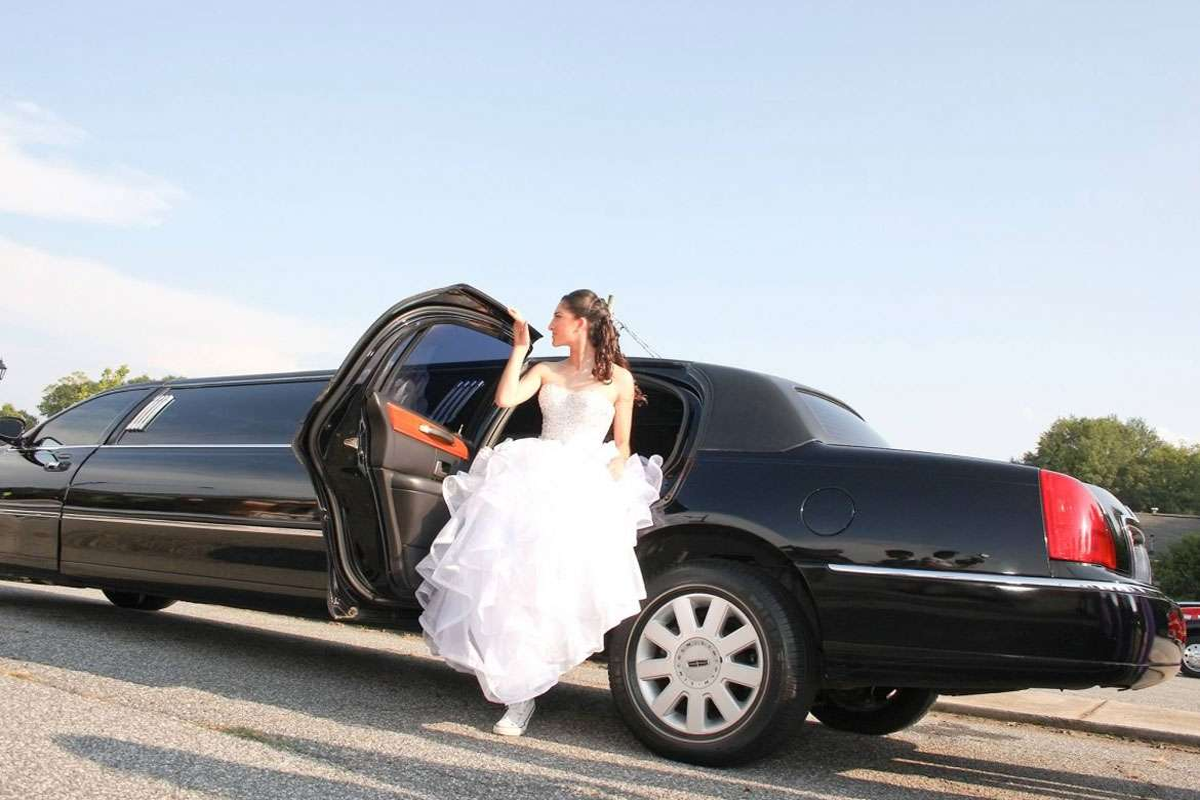 Wedding Limo - Top Drive Limo Chicago